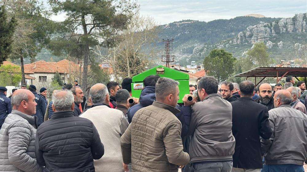Ekmek parası peşindeyken kaza kurbanı olan 7 kişiye yürek yakan veda 16
